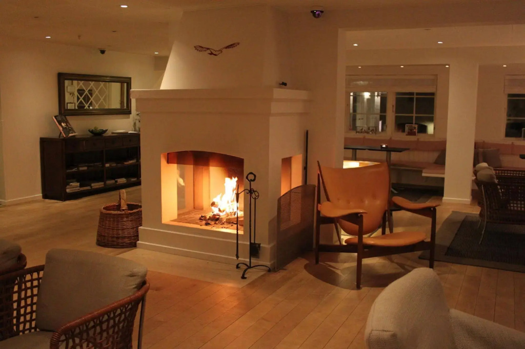 Ruths Hotel