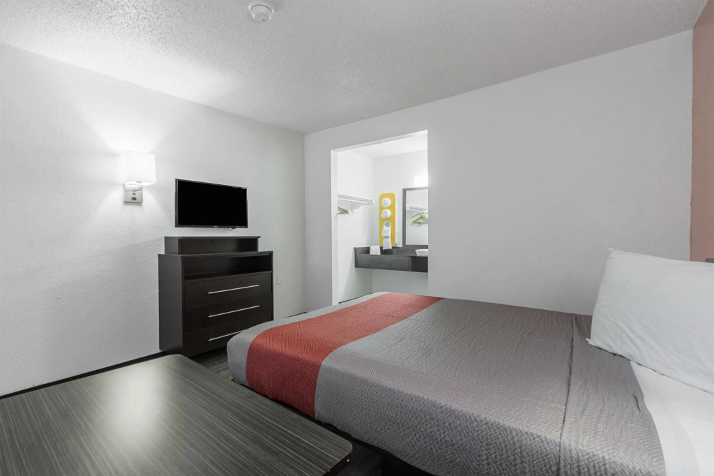 Motel 6-Norcross, GA - Atlanta Northeast