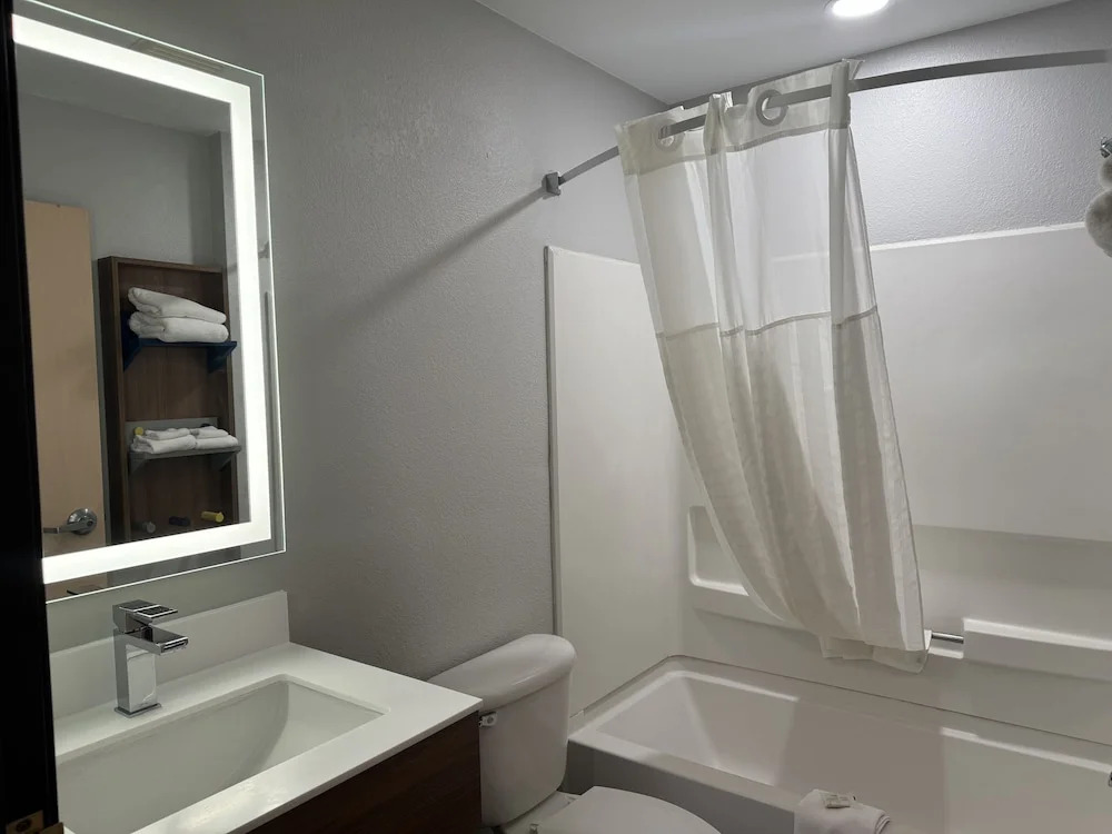 Microtel Inn & Suites by Wyndham Independence