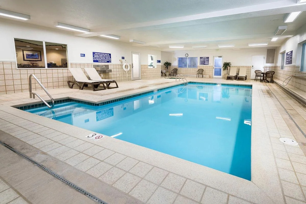 Crystal Inn Hotel & Suites - Great Falls