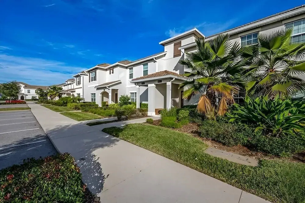 Luxury 4BR Villa w Pool Near Disney Parks