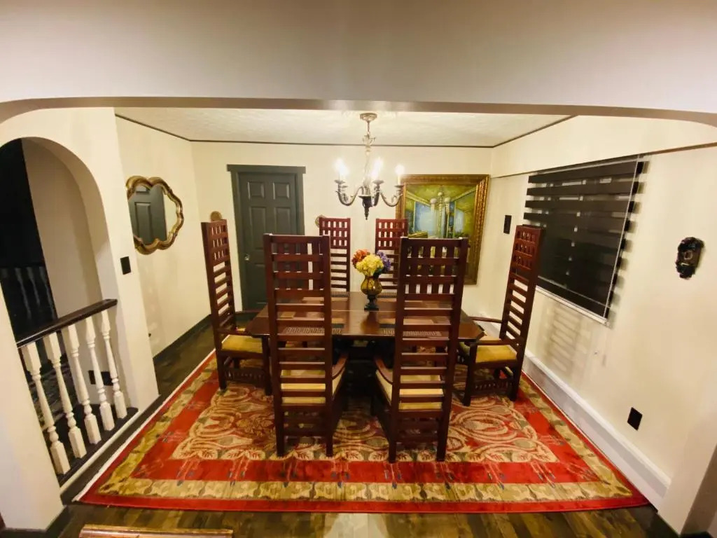Neocolonial Nouveau Kensington Vacation Home