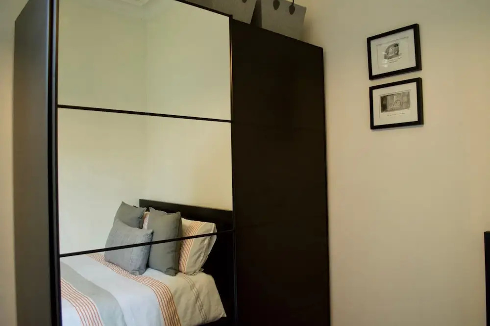 Traditional 2 Bedroom Apartment In Edinburgh