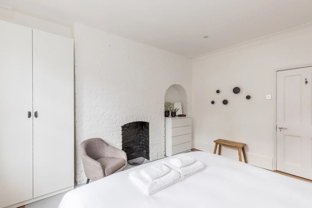 Eson2 - Charming 3 Bedroom Flat in Chelsea