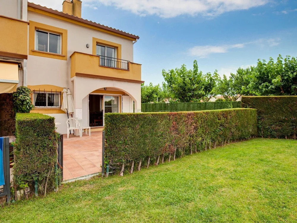Explore Costa Brava From a Luxurious Holiday Home Close to the Centre
