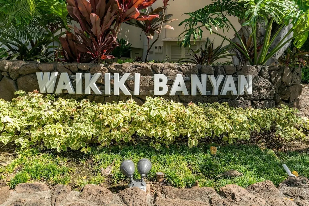 Deluxe 21st Floor Corner Condo with Diamond Head Views, FREE Parking & Wifi! by Koko Resort Vacation Rentals