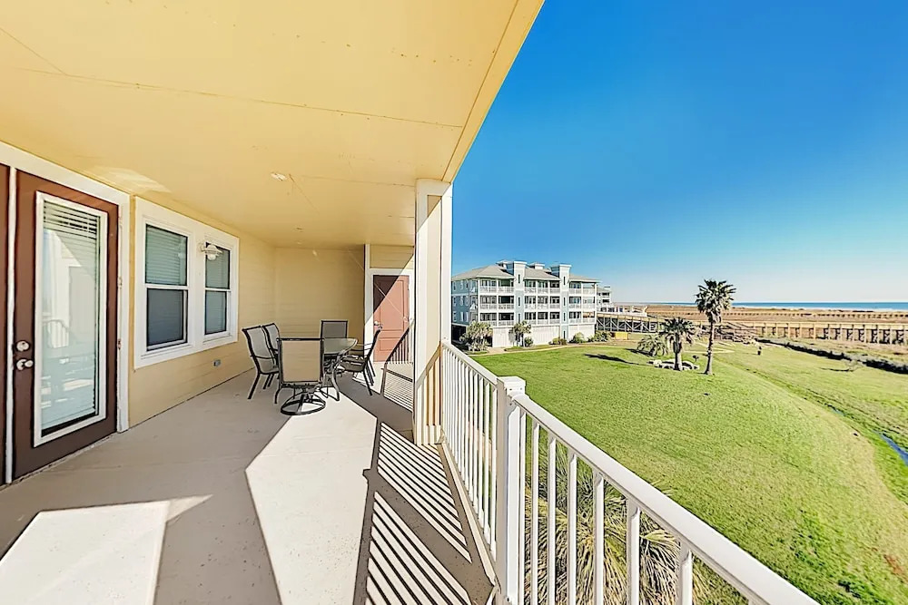 Pointe West #203 - 3 Br Condo