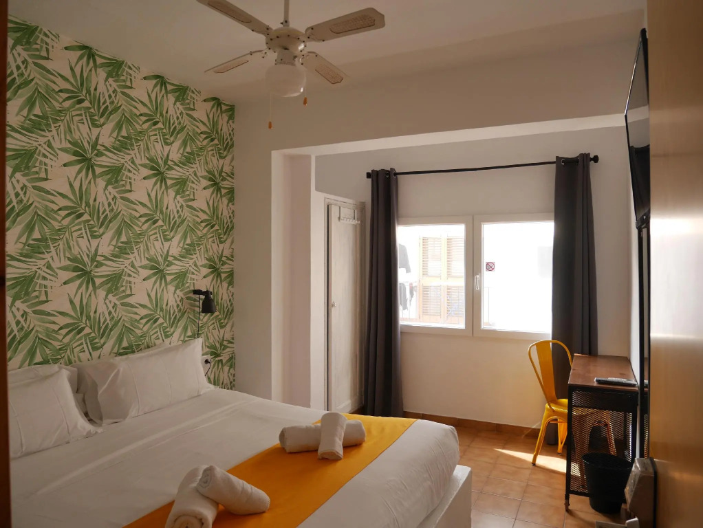Nanit Rooms Ibiza Hostal