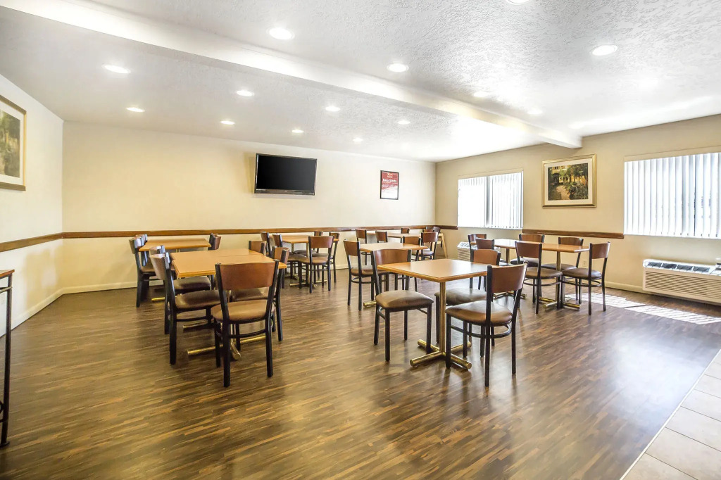 Econo Lodge Inn and Suites Sandy