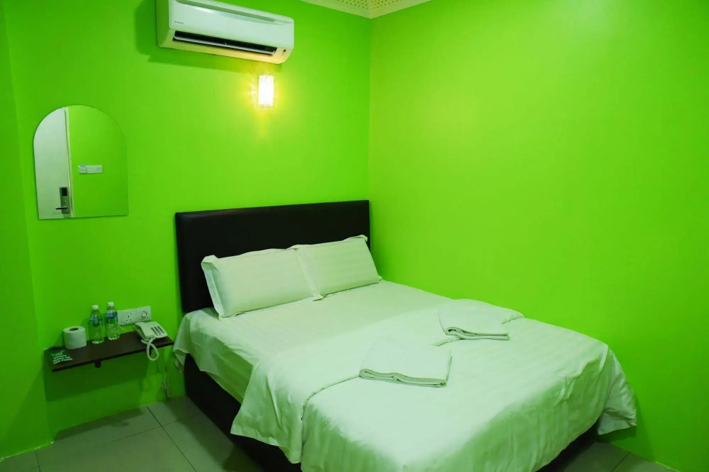 Royale City Hotel
