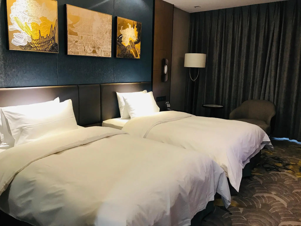 Delphi Sky Hotel