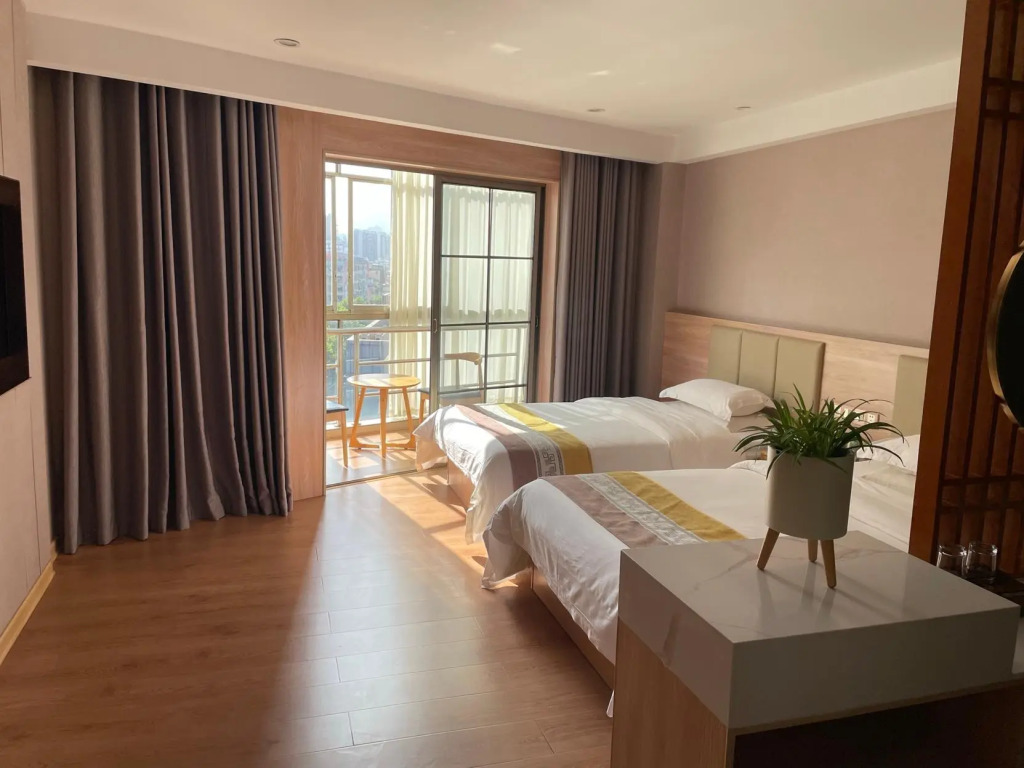 Jun Yi Kai Yue Hotel