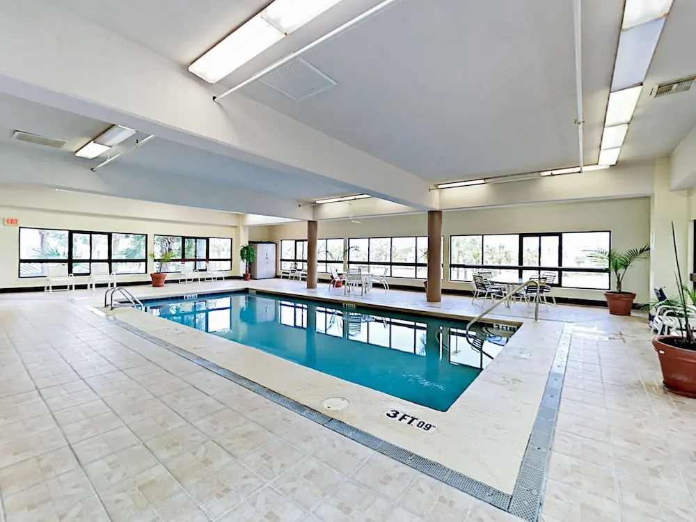 New Listing! Beachfront Corner-unit W/ Pools 3 Bedroom Condo