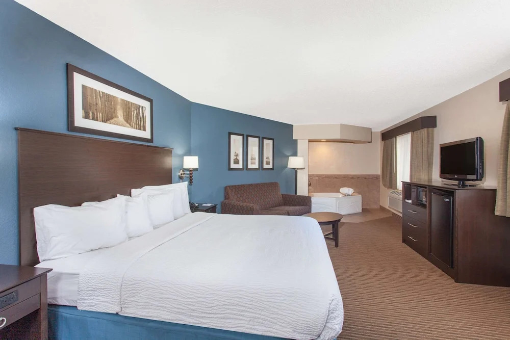 AmericInn Hotel & Suites Mankato — Conference Center