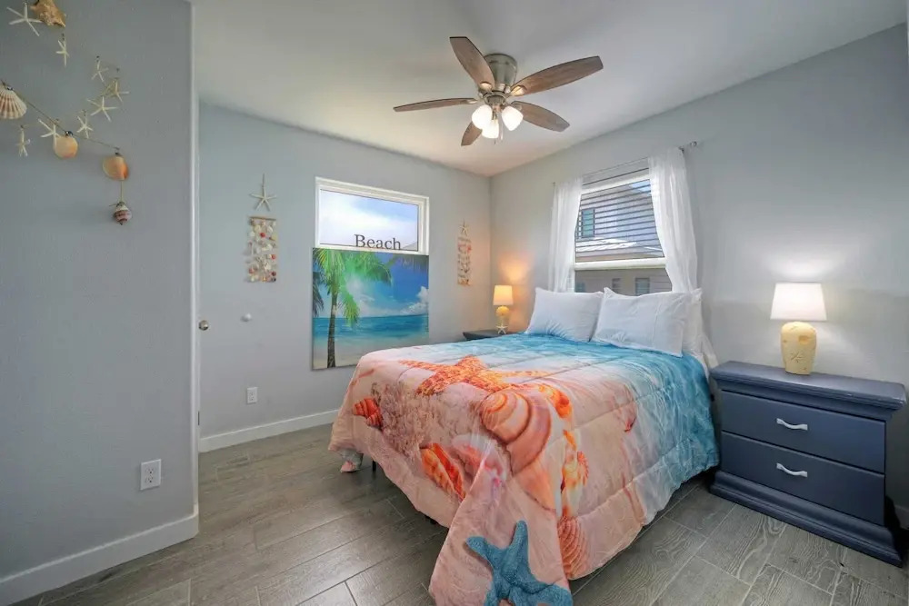 Purple Parrot by Avantstay Heated Pool, Beach Access & Central Port A Location