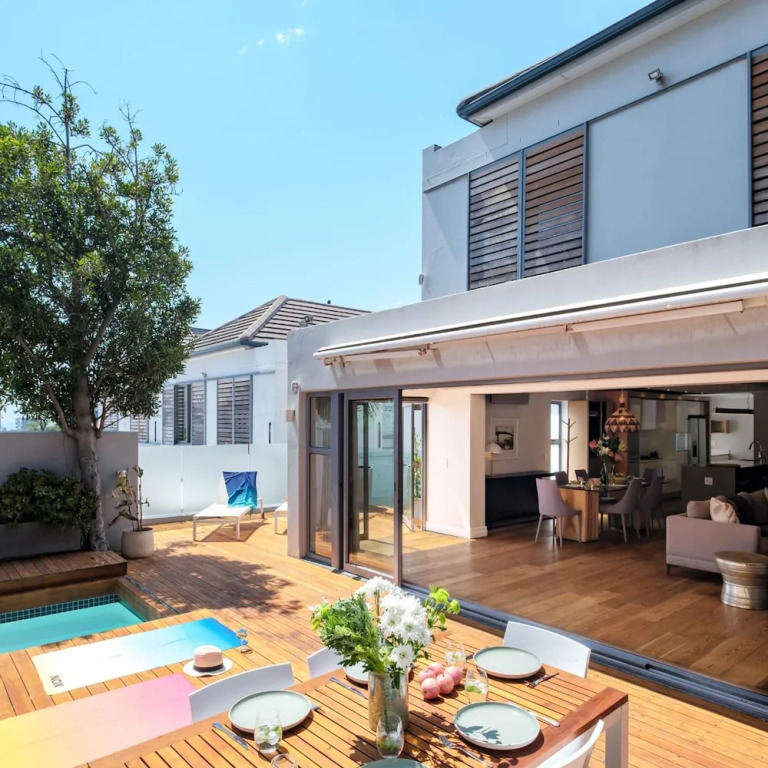 Tranquil Escape in Sea Point Aureto