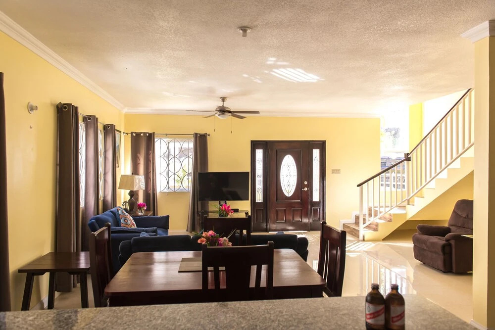 Country Mist 2 bedroom Vacation Home