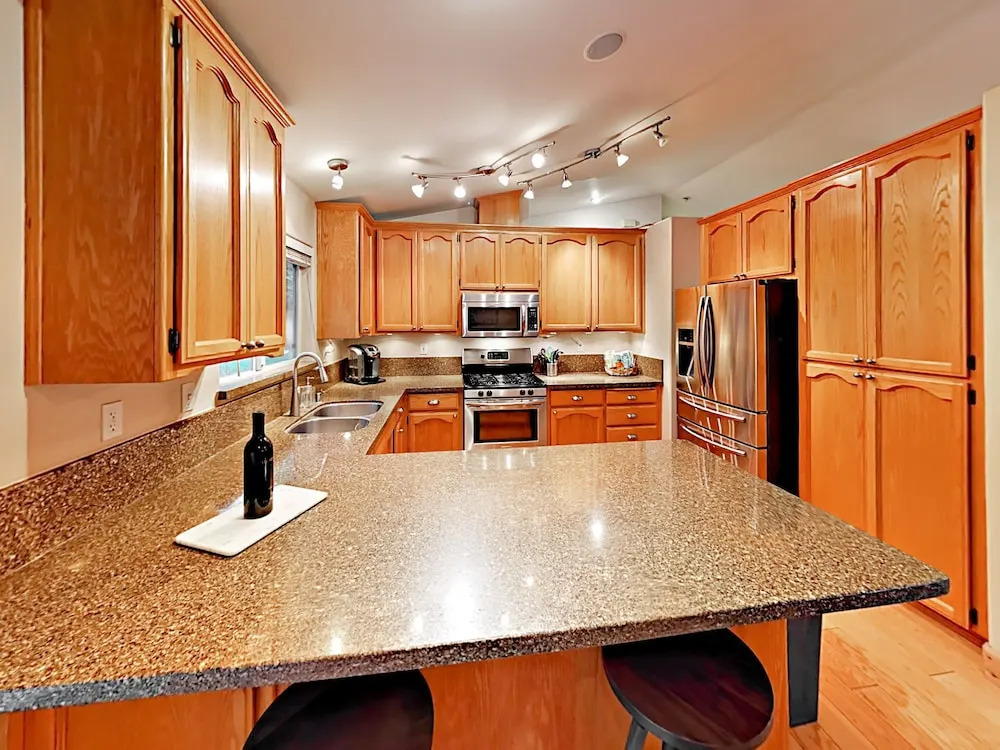 Refined Wine Country Home 3 Bedrooms 2.5 Bathrooms Home