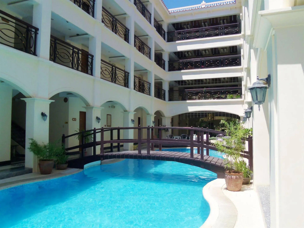 Golden Phoenix Hotel Boracay