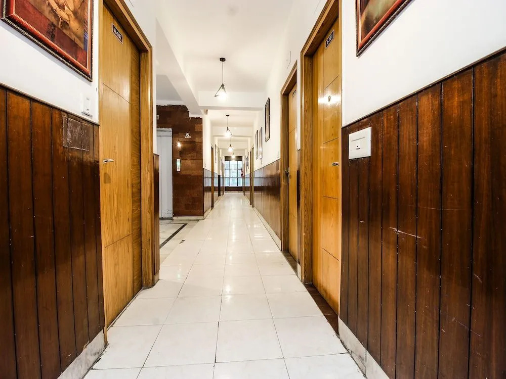 OYO 24801 Hotel Star Palace