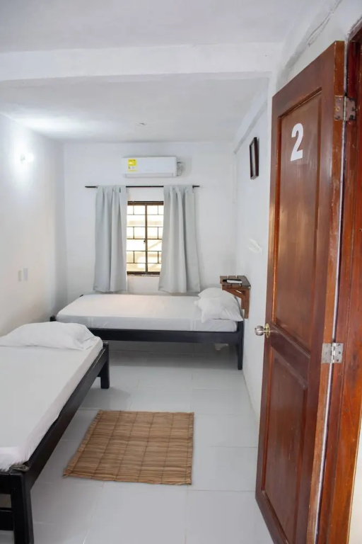 Spacious Coveñas Cabin 4 Bedrooms, Close to Beach, Pet-friendly