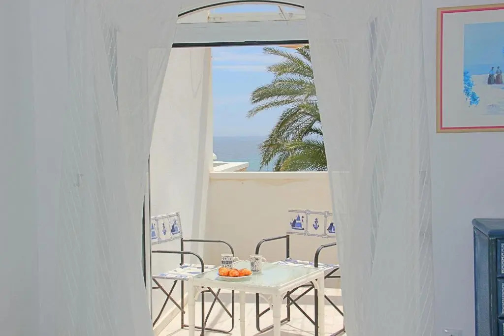La Playa Blanca 4, Duquesa, Beach, Sea View, Pool, WiFi