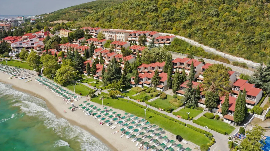 Elenite Holiday Village