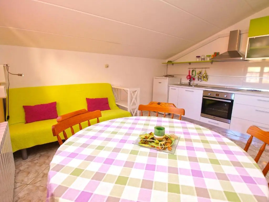 Apartments Orange 994