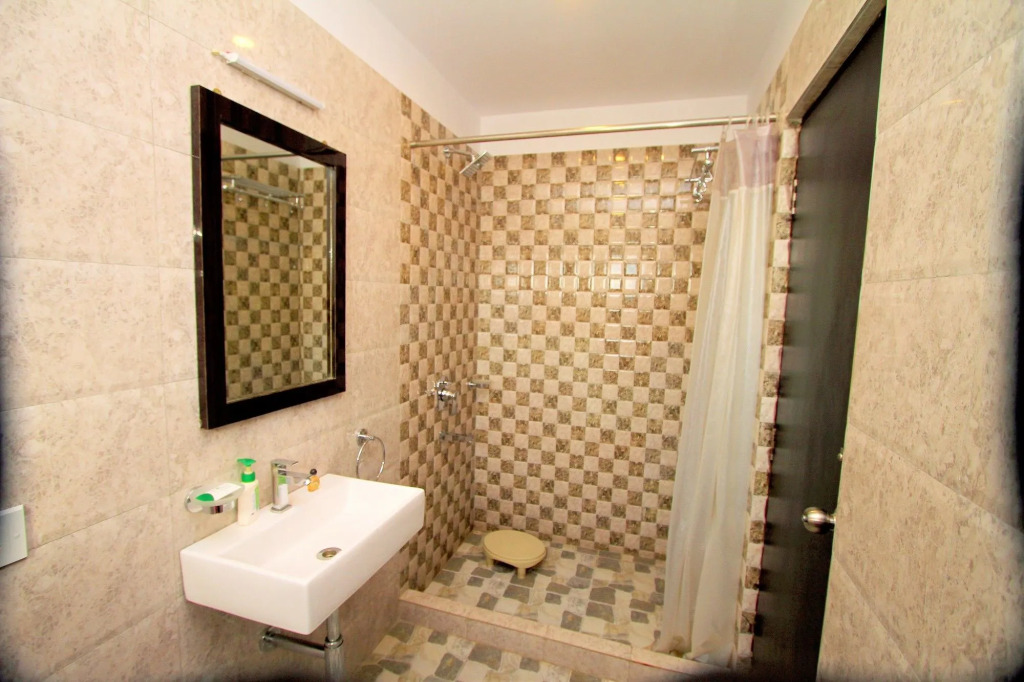 Hotel Crestwood