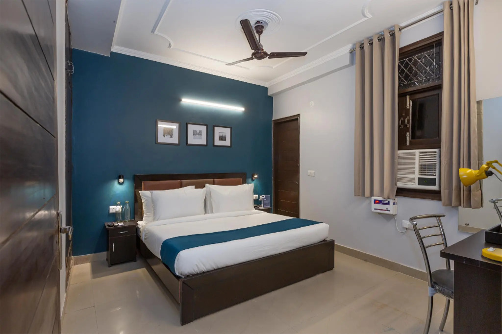 Collection O Agniv Residency Near Saket Metro