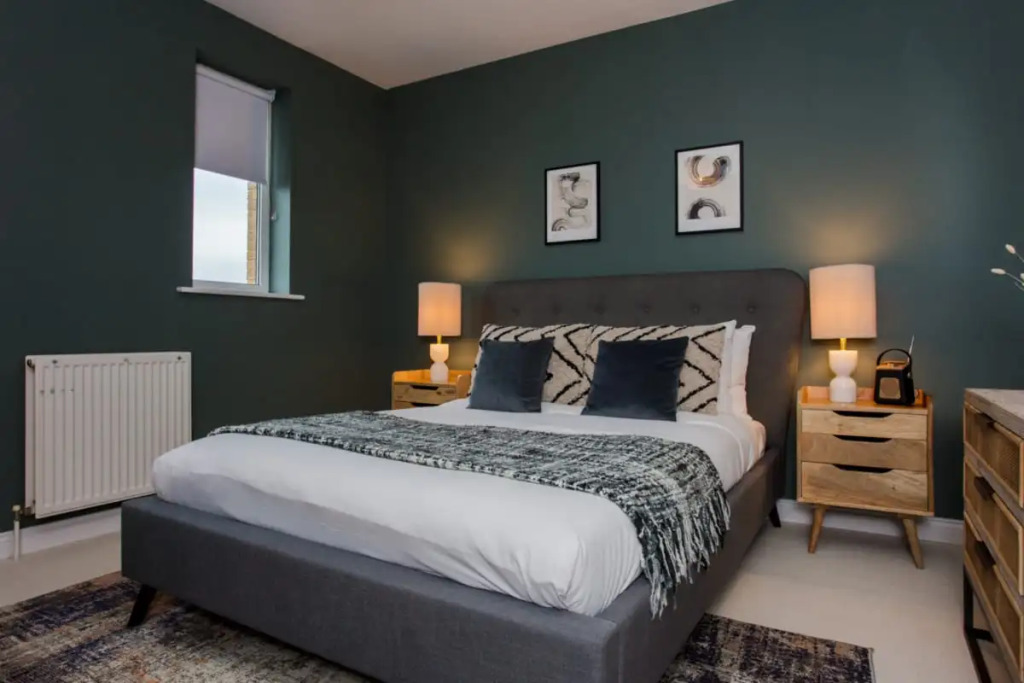 The Sparkford Gardens - Lovely 2BDR with Balcony