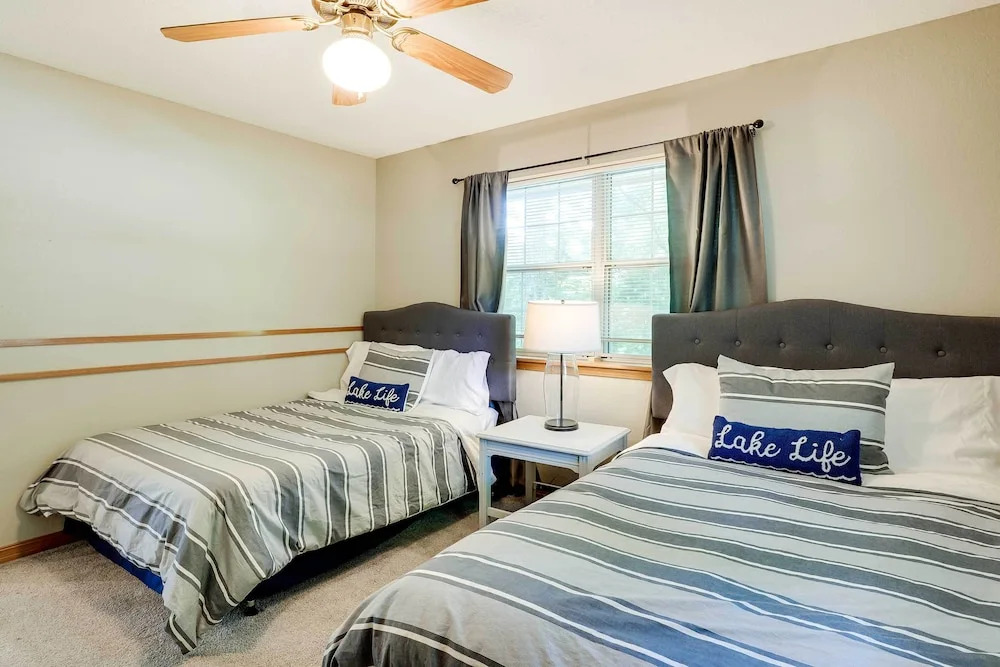 Spacious Home on Beaver Lake w/ Deck & Fire Pit!