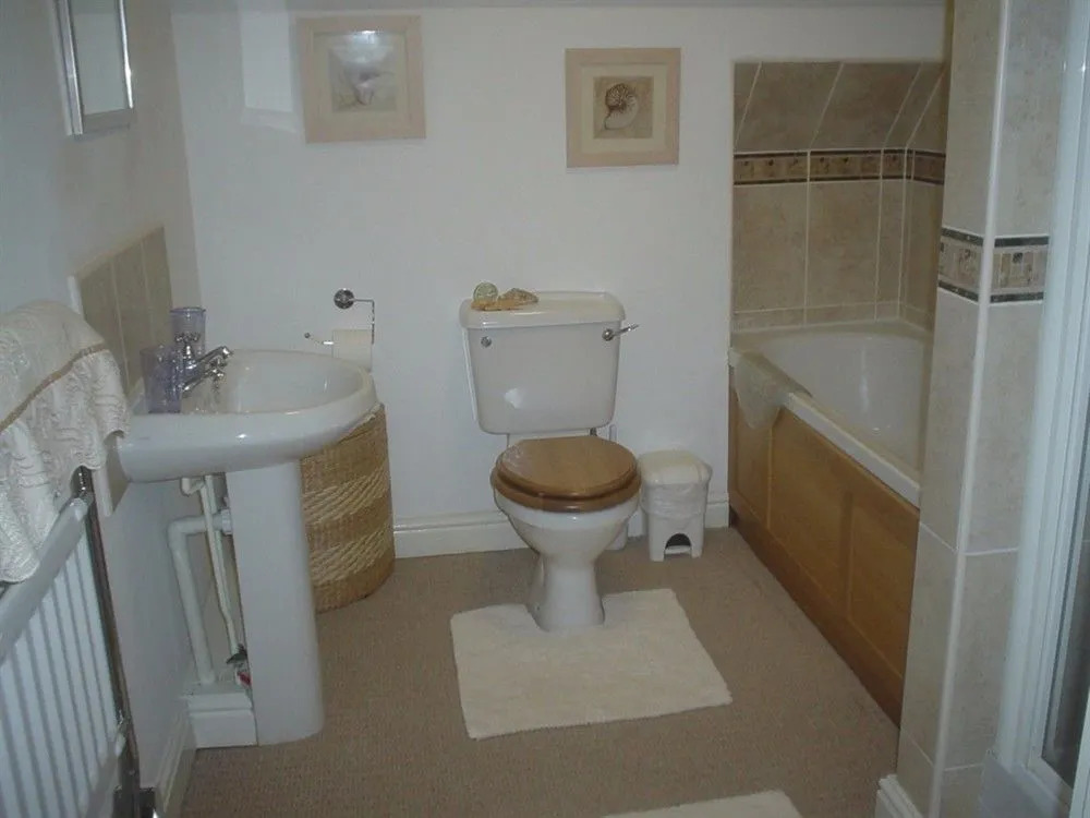 Kernow Homes - Travel accommodation