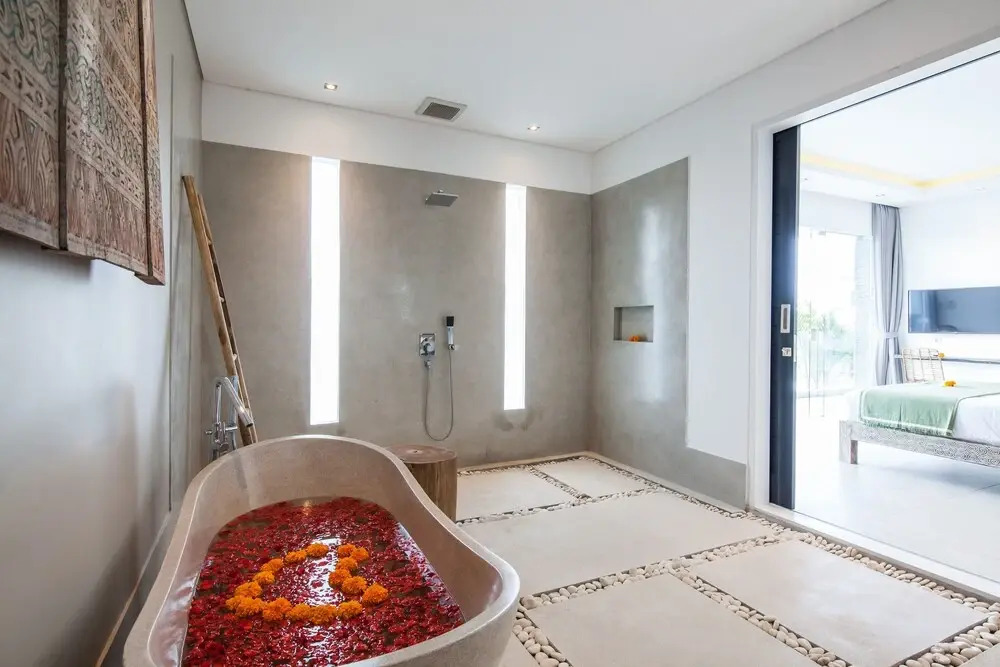 Captivating Villa Walk to the Beach