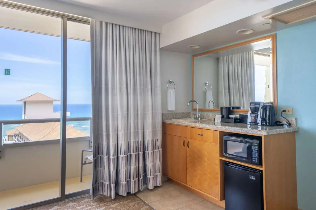 Embassy Suites by Hilton Waikiki Beach Walk