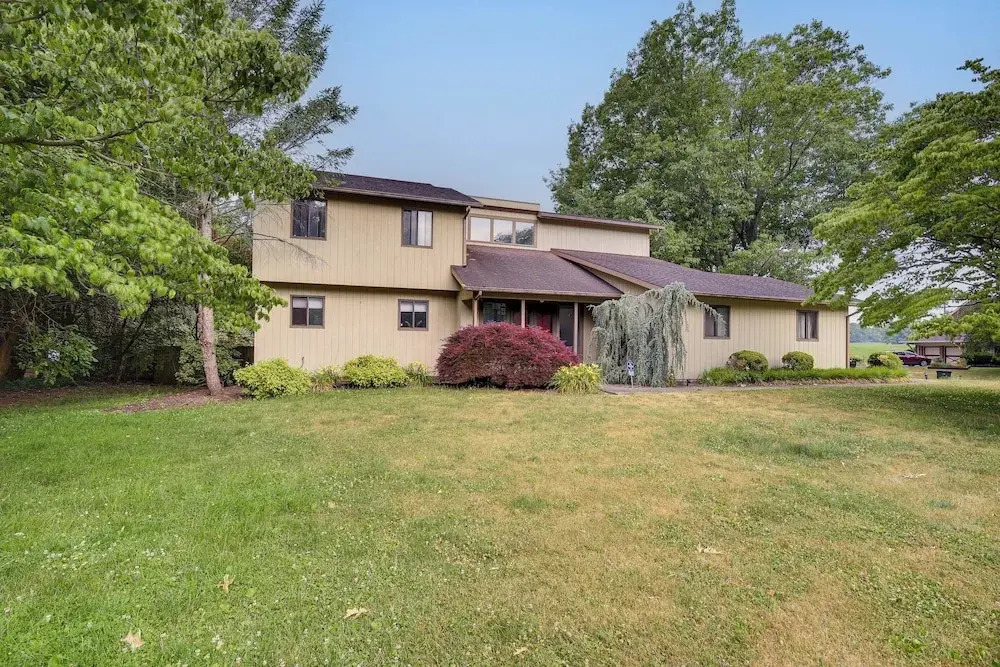 3 Mi to Downtown: Inviting Lancaster Home!