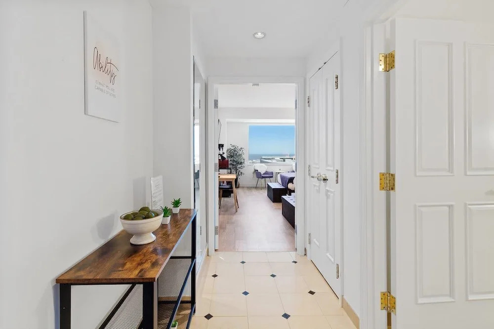 Beachfront Double Queen - CozySuites