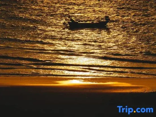 Shiyou Bajiu Youth Hostel (Beihai Yintan International Passenger Port)
