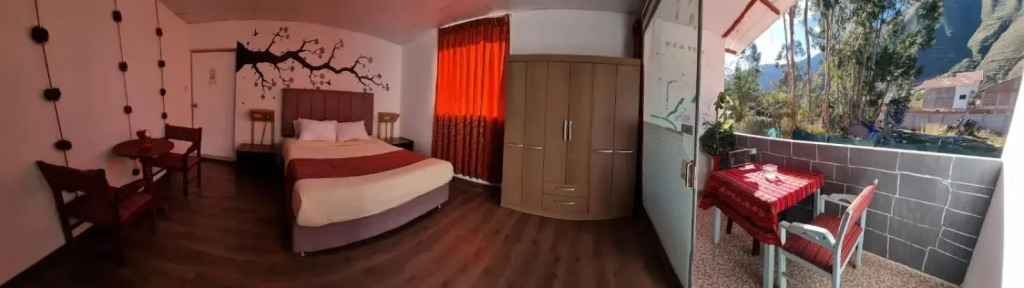 Valle verde, Hostel & camping