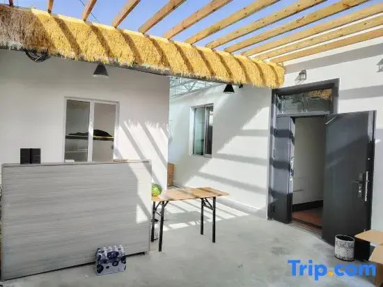 Yunjiaoxia Homestay (Batie Night Market)