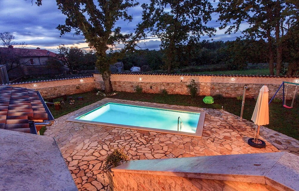 Amazing Home in Boduleri With Wifi and 4 Bedrooms