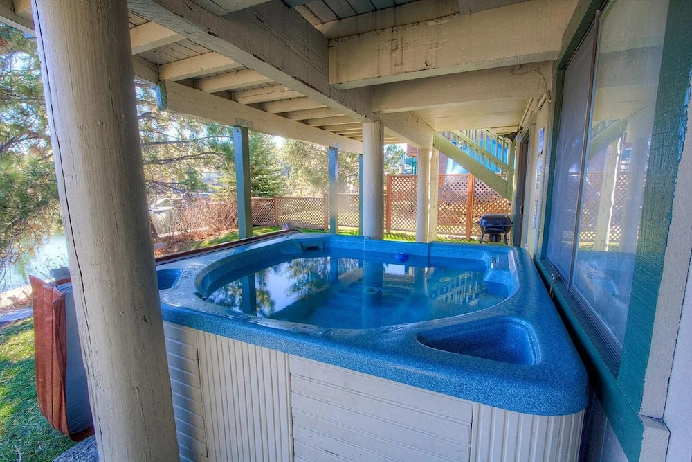 Evergreen Escape by Lake Tahoe Accommodations