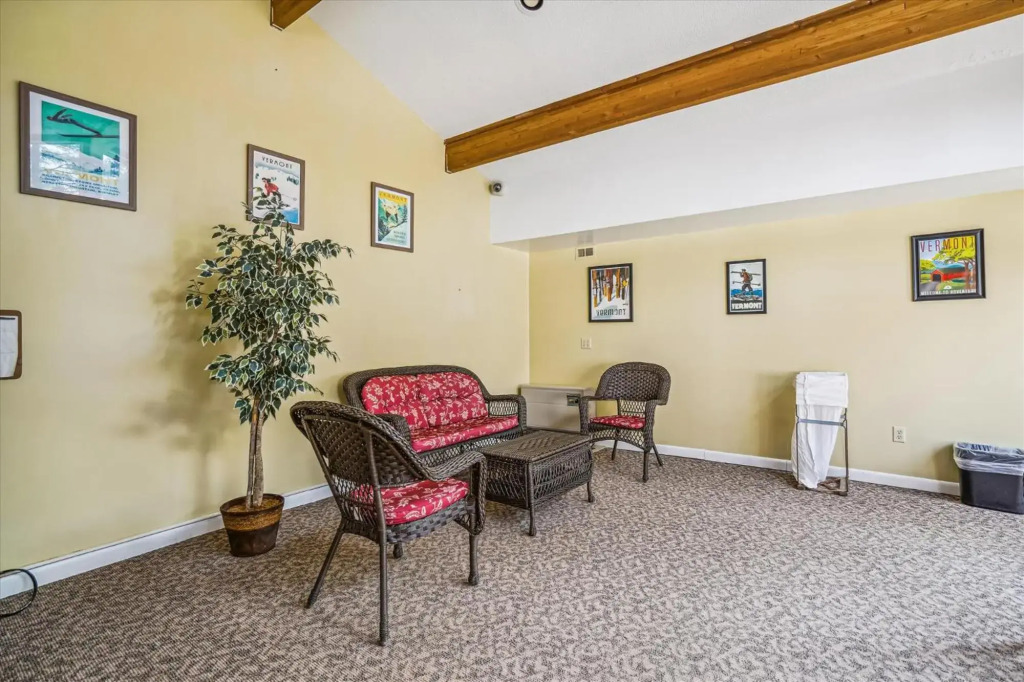 Deluxe Two Bedroom Suite on 2nd floor with outdoor heated pool 20708