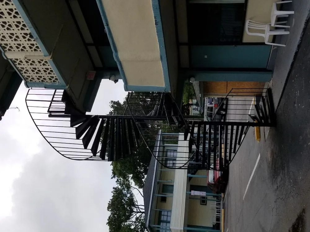Calypso Motor Inn