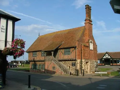 Romantic Flint Cottage on the Suffolk Coast