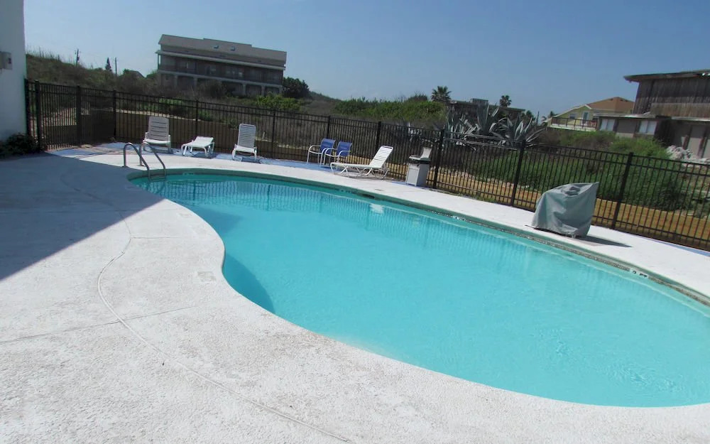 Seaside Boutique Hotel, Waves At Your Doorstep