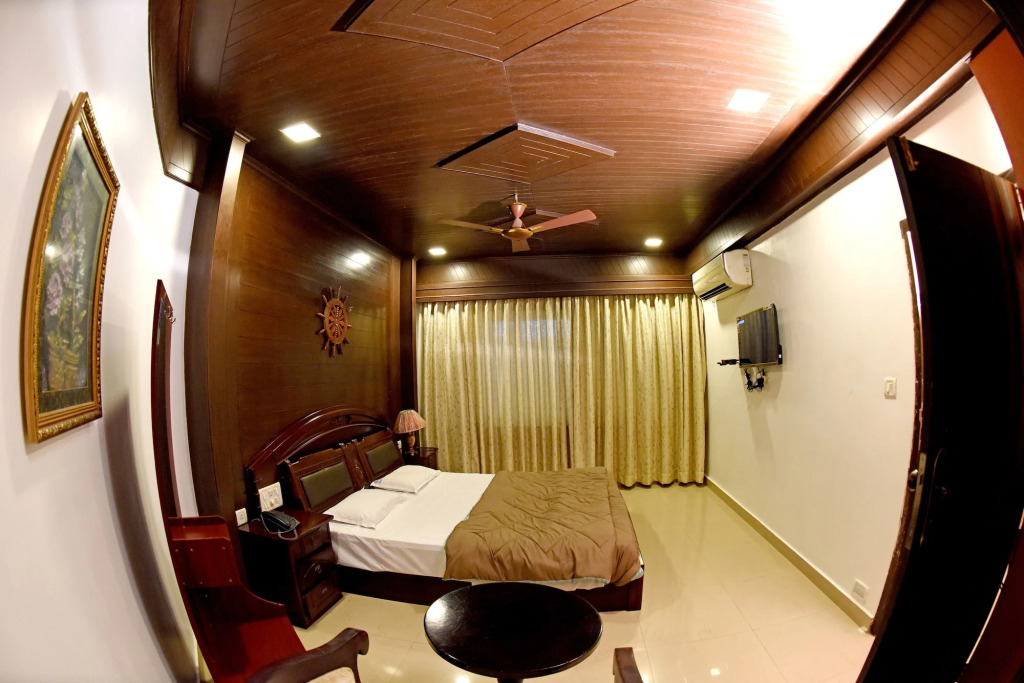 Hotel Sharada International