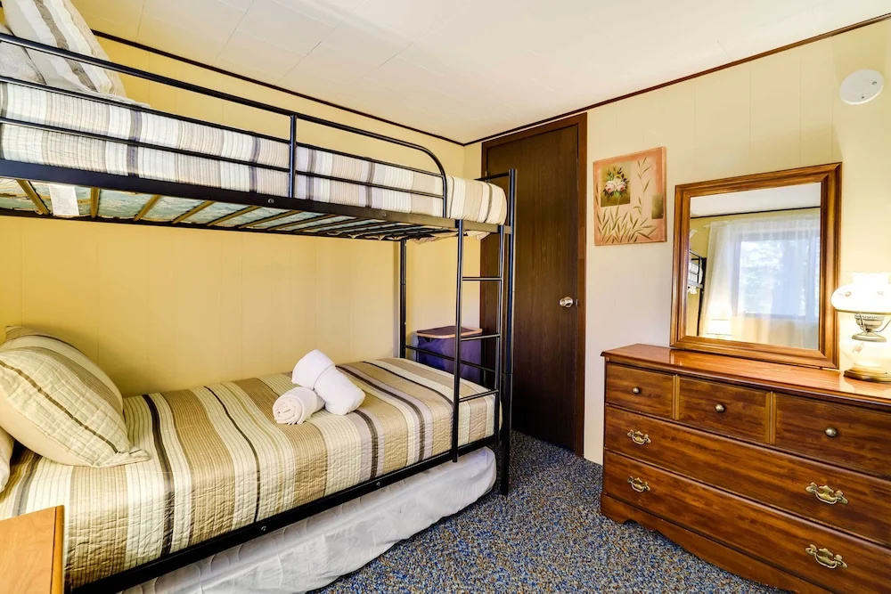 Hike, Swim, Ski & More: Home in Arrowhead Lakes!