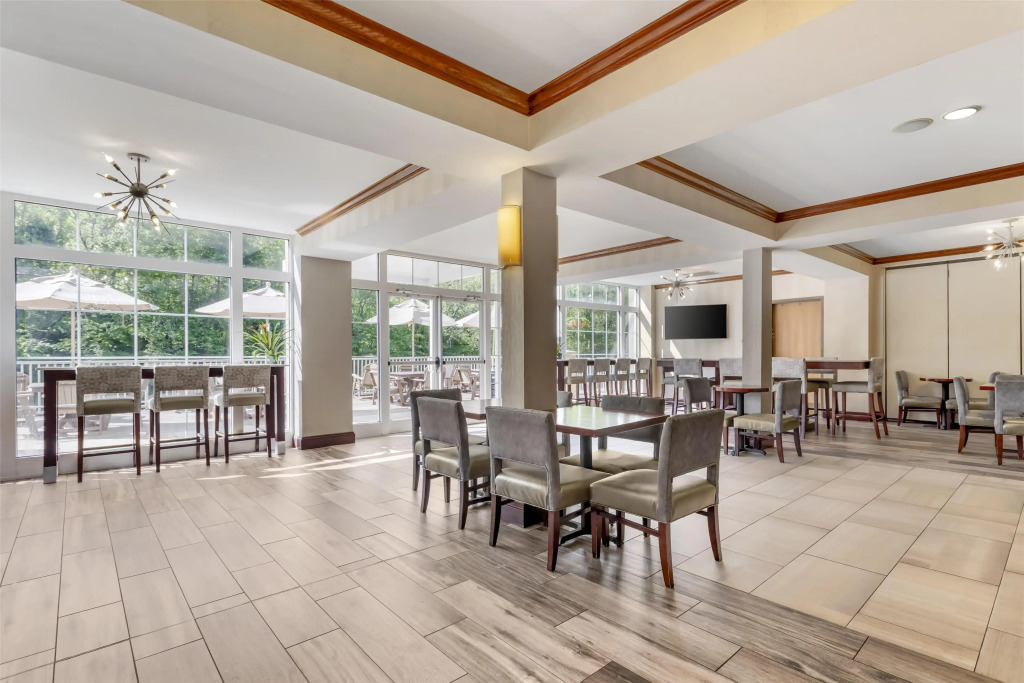 Best Western Plus River Escape Sylva / Dillsboro