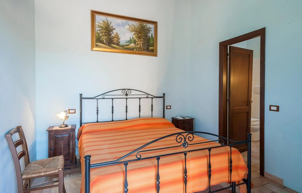 Lovely Home In Tolentino With Kitchen